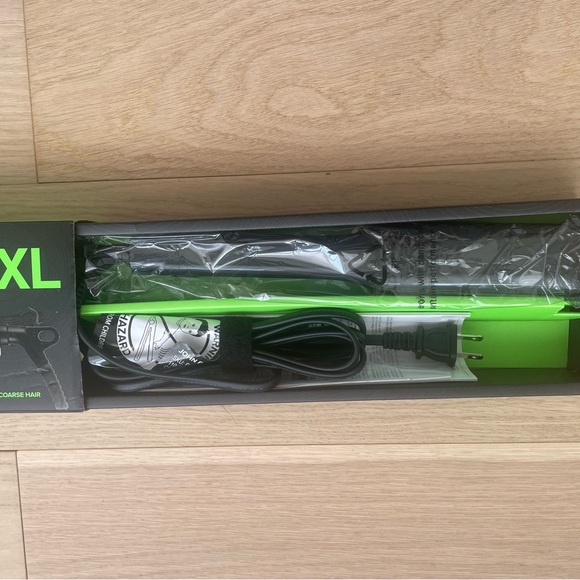 NEW PAUL MITCHELL PROTOOLS EXPRESS ION SMOOTH+XL CERAMIC FLAT IRON 1.5" - Picture 3 of 5